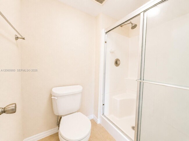 Building Photo - 6585 Somerset Dr