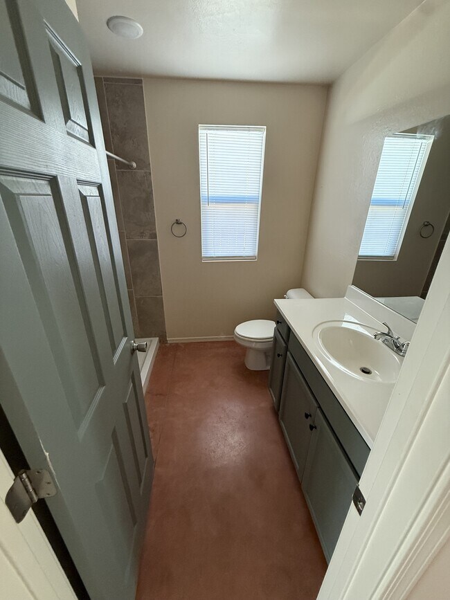 Building Photo - 1489 Church Dr