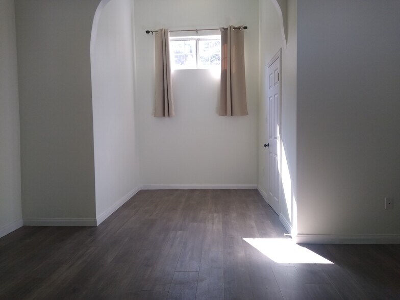 Primary Photo - 200 Mooney Dr