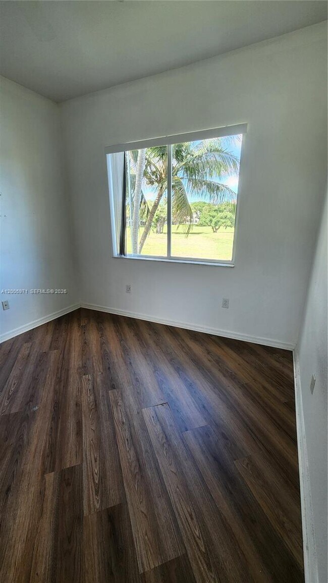 Building Photo - 3600 Oaks Clubhouse Dr