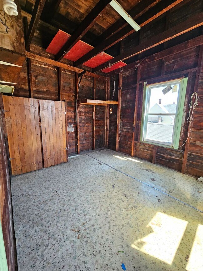 Building Photo - 41 Hevey St