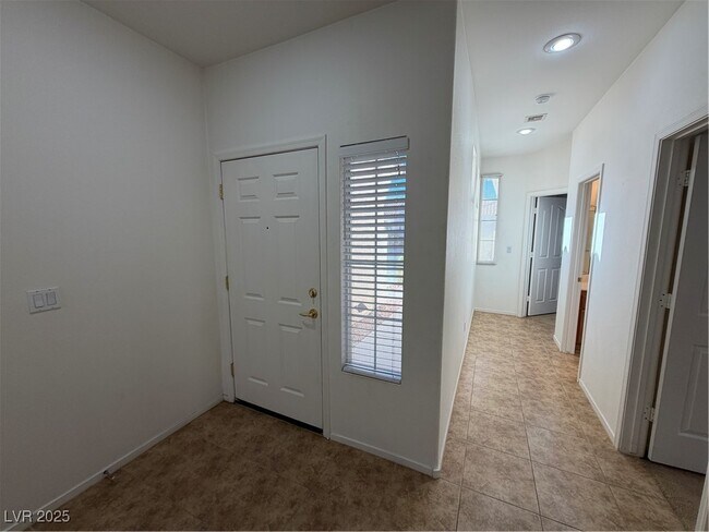 Building Photo - 10596 Bardilino St