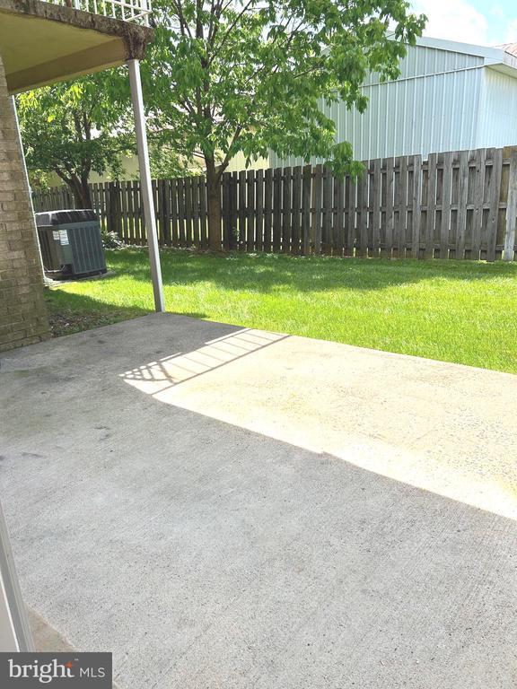 Building Photo - 136 Fairfield Dr