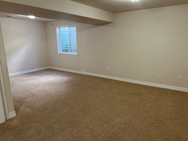 Building Photo - 4809 Garnet Way