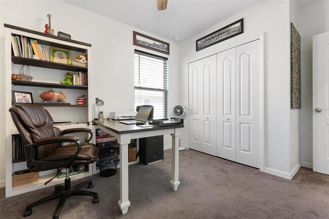 Building Photo - 25901 Aysen Dr