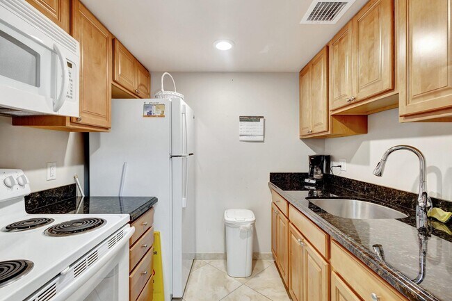 Building Photo - 105 Paradise Harbour Blvd