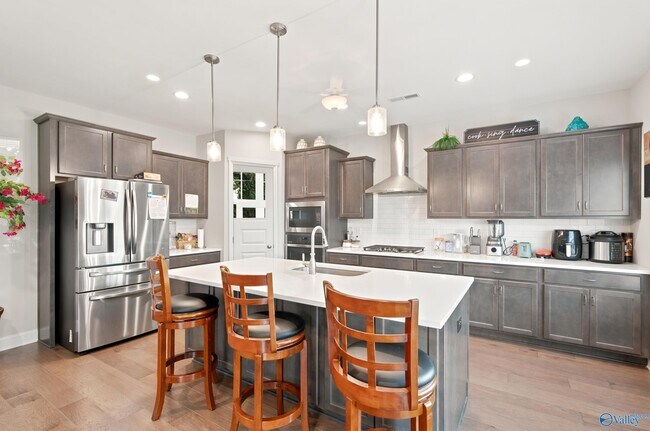 Building Photo - 175 Slade Thomas Dr