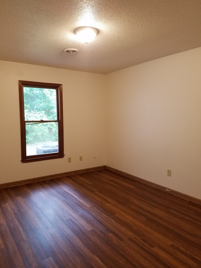 Building Photo - Right in the middle of the city!!!