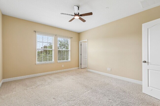 Building Photo - Your Spacious Lake Mary Home Awaits | 4BR, 3.5BA & Resort Amenities