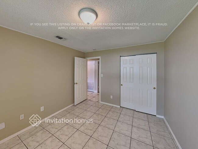 Building Photo - 121 Hidalgo Ave