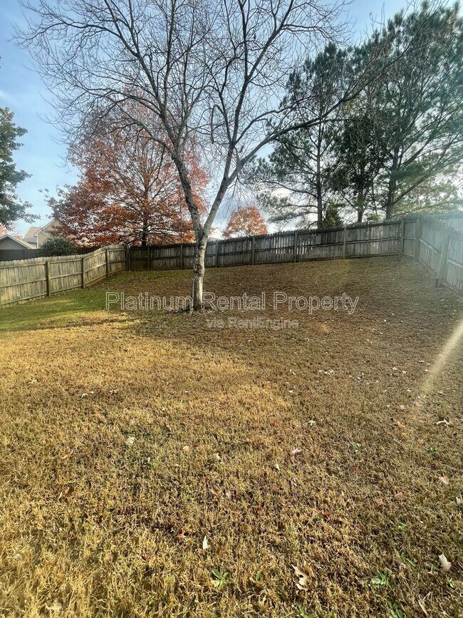 Building Photo - 5545 Weddington Dr