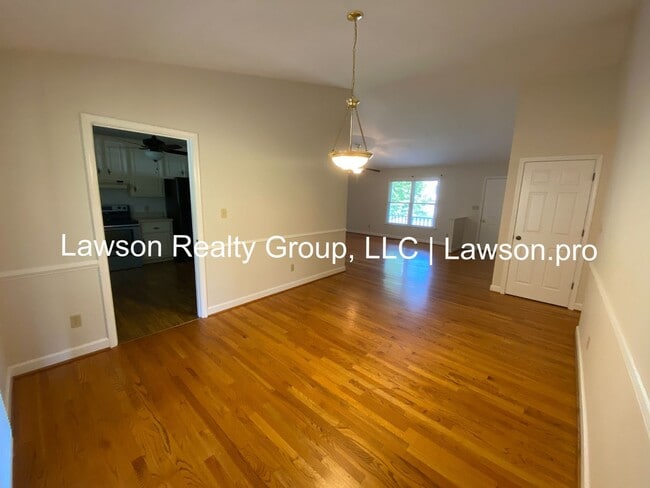 Building Photo - Spacious Hollins Four Bedroom w/ Finished Basement