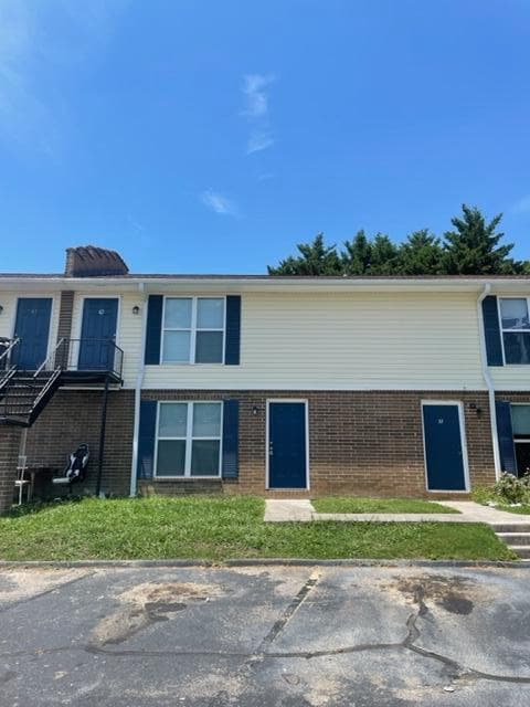 Primary Photo - 2075 Clingan Dr NW