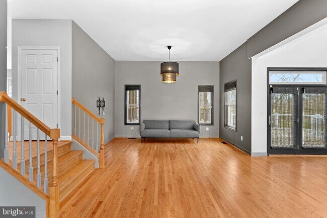 Building Photo - 19451 Youngs Cliff Rd