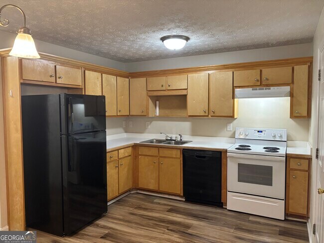 Building Photo - 97 Lily Dr