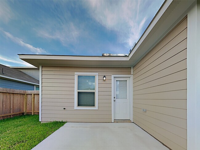 Building Photo - 25554 Northpark Spruce Dr