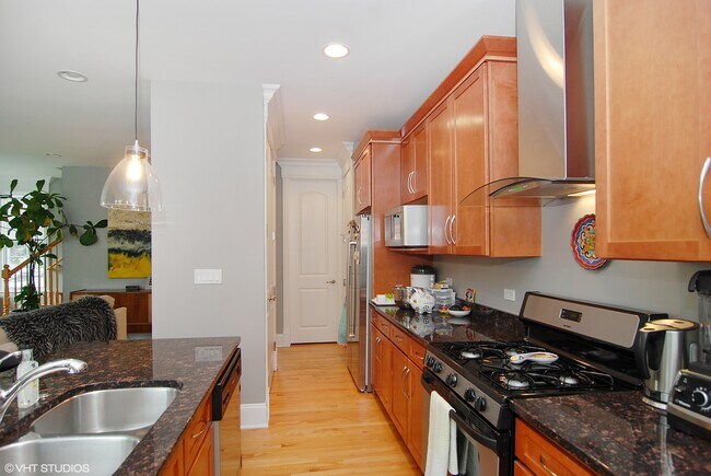 Building Photo - 829 S La Grange Rd-B