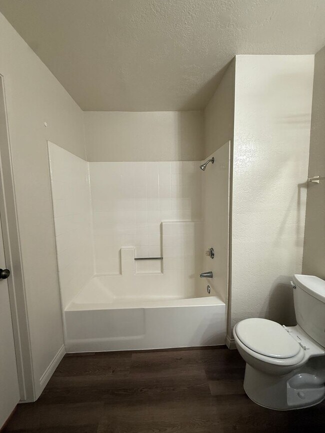 Building Photo - Downstairs Corner Condo in the Gated Community of Las Palmas