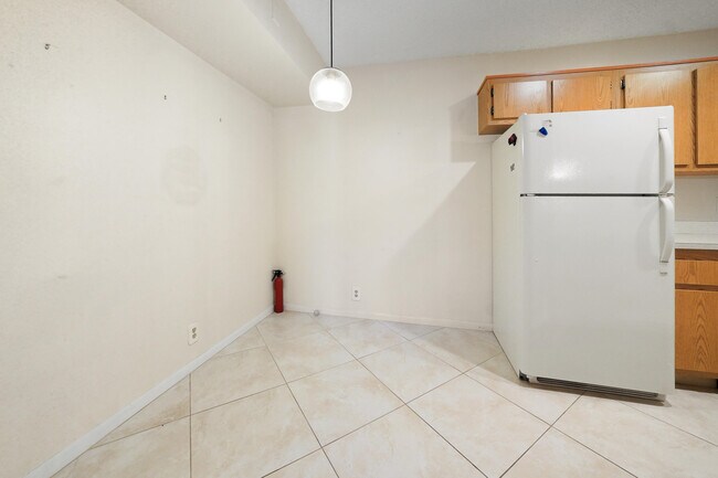 Building Photo - 801 Sky Pine Way