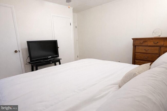 Building Photo - 131 Livingston Ave