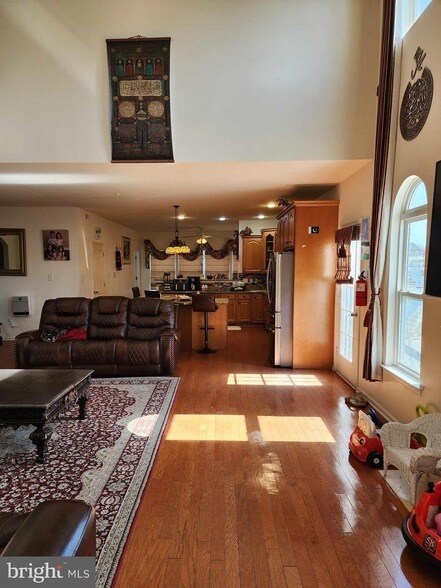 Building Photo - 2020 Paddock Ln