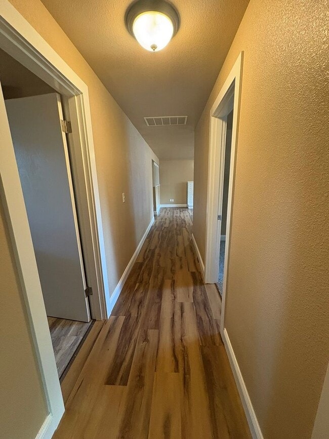 Building Photo - Your next new home is here!