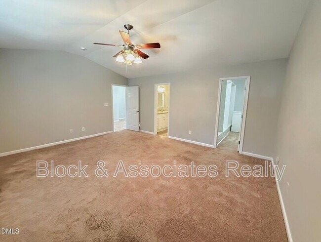 Building Photo - 420 Cline Falls Dr