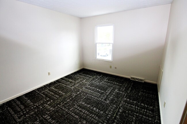 Building Photo - 4829 Dierker Rd