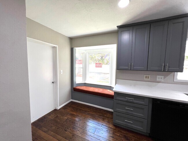 Building Photo - 10600 Andora Ave