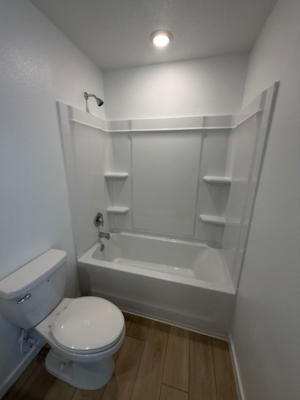 Building Photo - 824 Lynx St