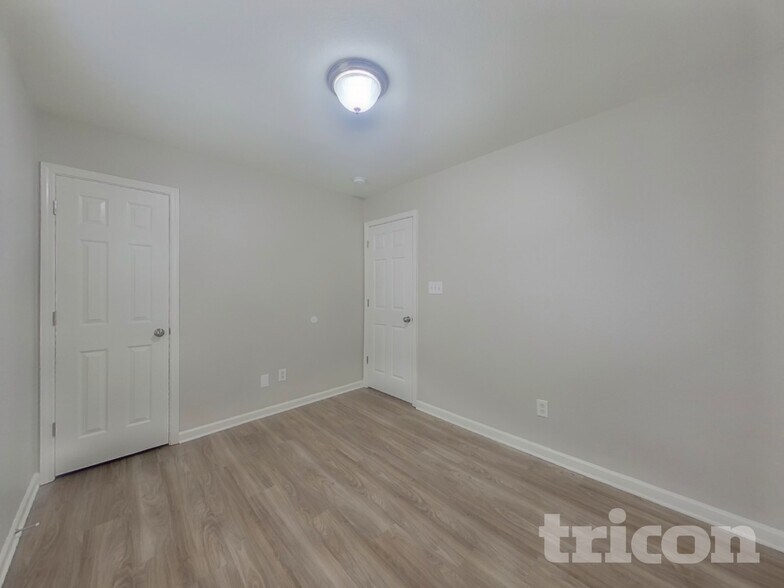 Building Photo - 6211 Whispering Brook Ct