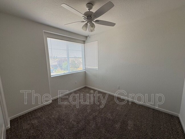 Building Photo - 1005 W Sedona Ave