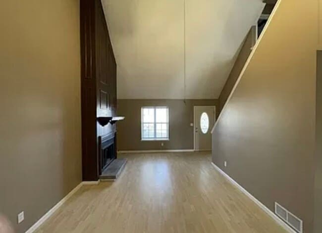 Building Photo - Charming 3 Bed / 2 Bath Home with Fenced Y...