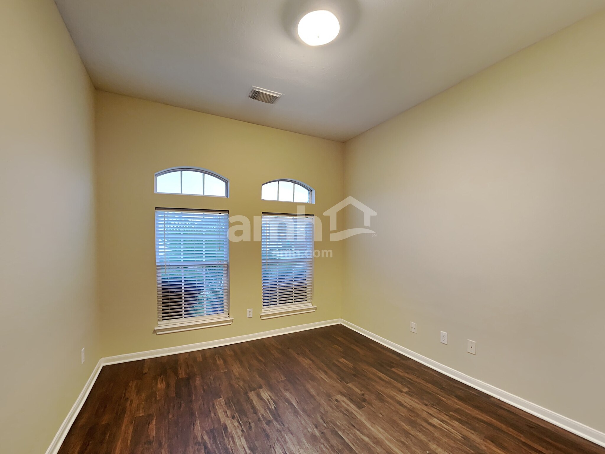 Building Photo - 15831 Collinsville Dr