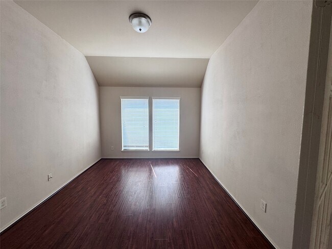 Building Photo - 22010 Rustic Canyon Ln