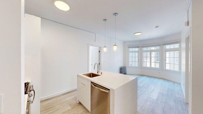 Building Photo - 946 Hayes St