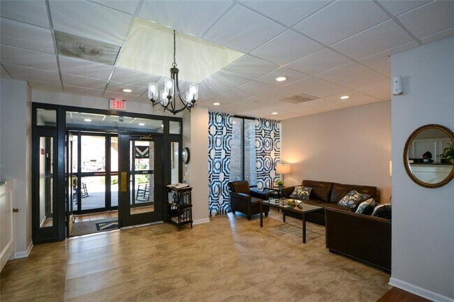 Building Photo - 475 Mount Vernon Hwy NE