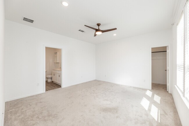 Building Photo - 21119 Sherrell Bay Dr