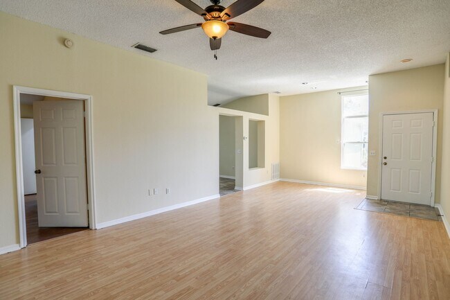 Building Photo - 1057 Kelsey Ave