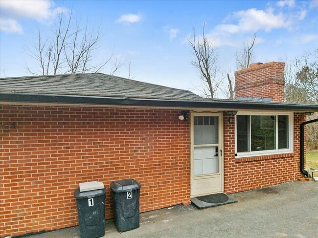 Building Photo - 100 9th Ave