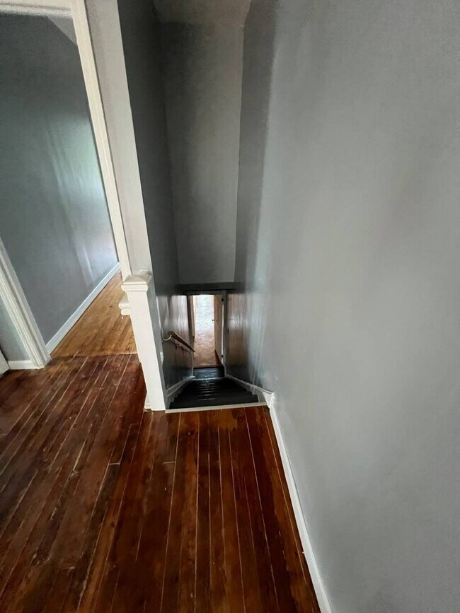 Building Photo - 27 Alton Pl