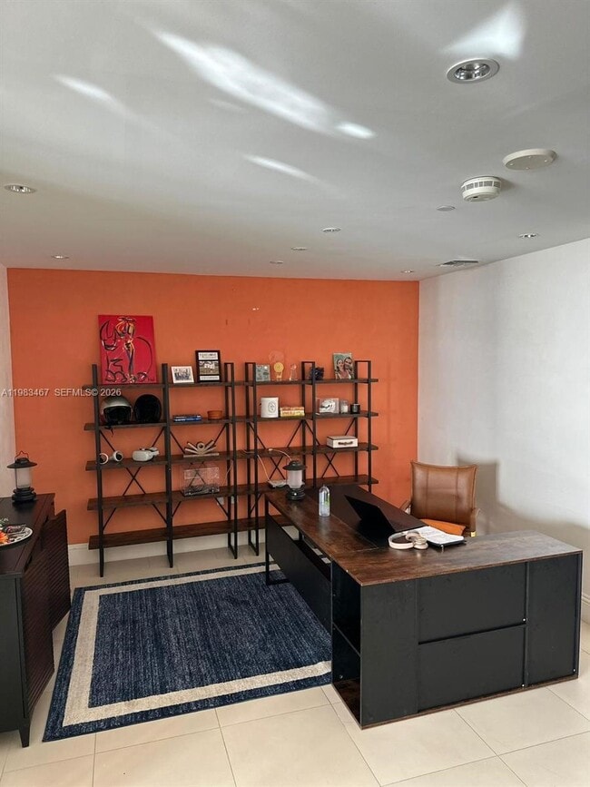 Building Photo - 200 Biscayne Blvd Way