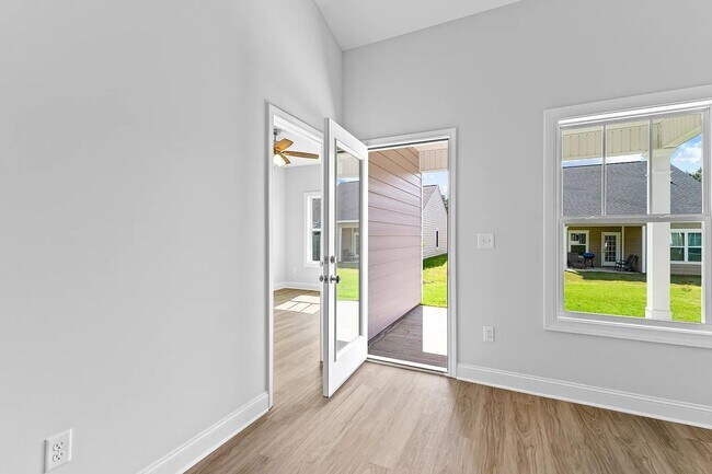Building Photo - 217 Lenox Cir