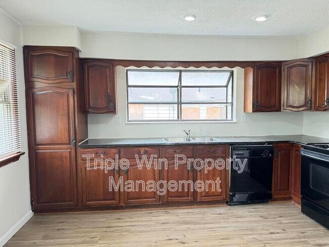 Building Photo - 10508 Druid Dr