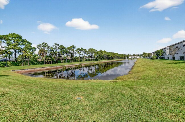 Building Photo - 4645 Meyerson Pl