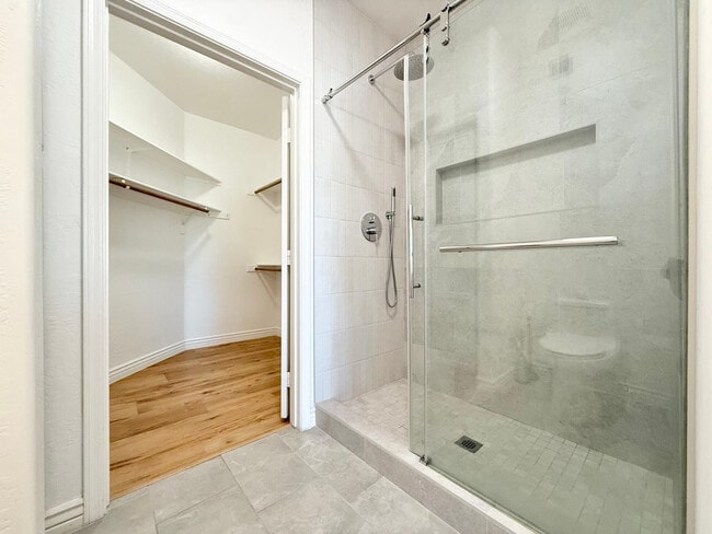 Building Photo - 16801 N 94th St