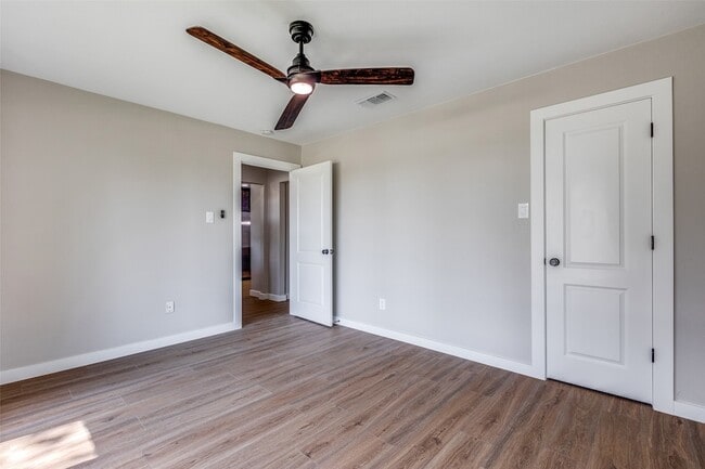Building Photo - 1235 Mill Valley Dr