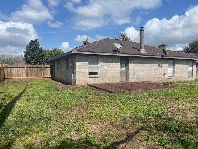 Building Photo - 2434 Long Reach Dr