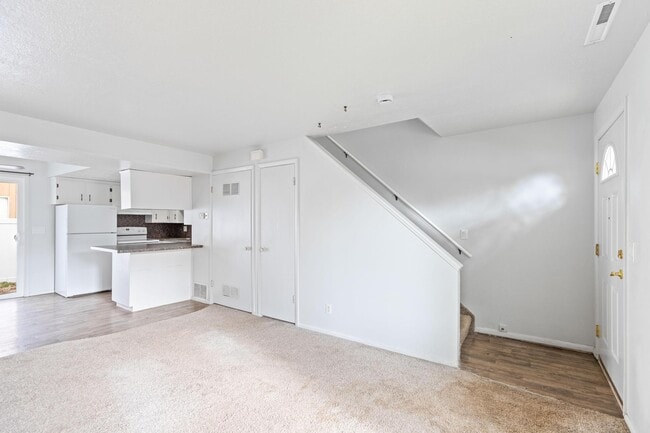 Building Photo - 1289 N 400 E