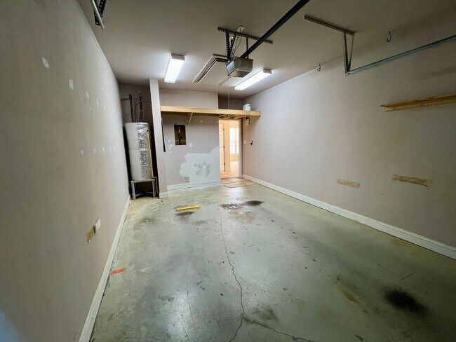 Building Photo - 2 Bedroom Townhouse in Campbell County